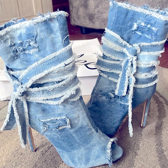 Jubilee Acid Wash Denim Heels Size 7 - Picture 3 of 3